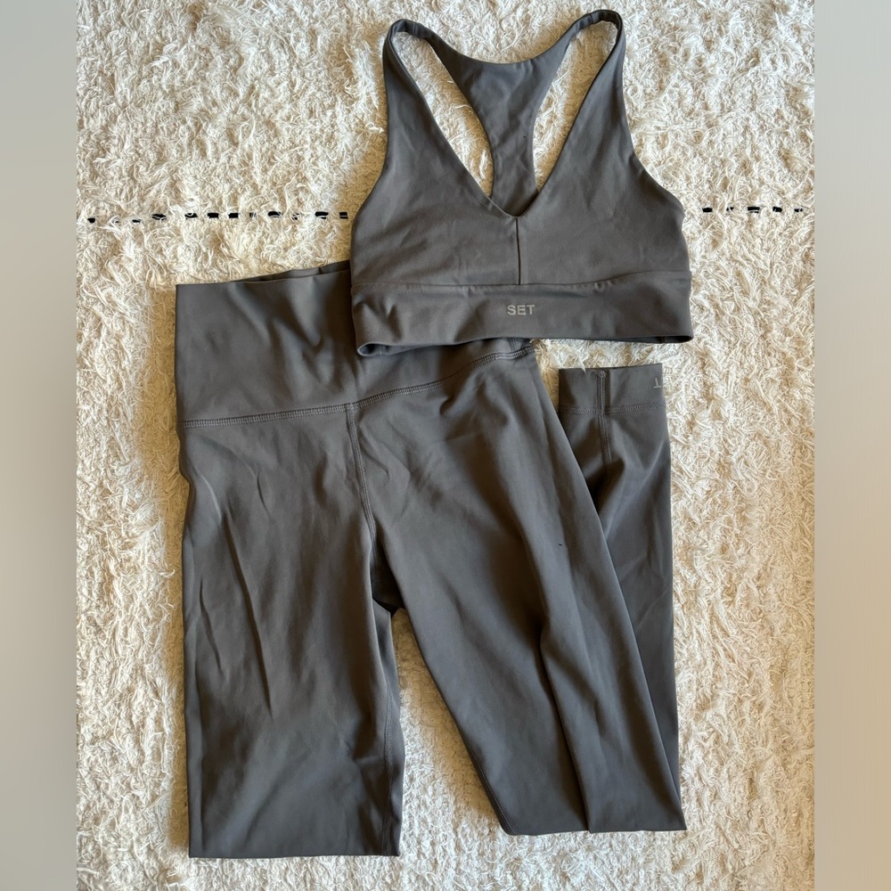 Set Active Bra and Leggings Matching Set